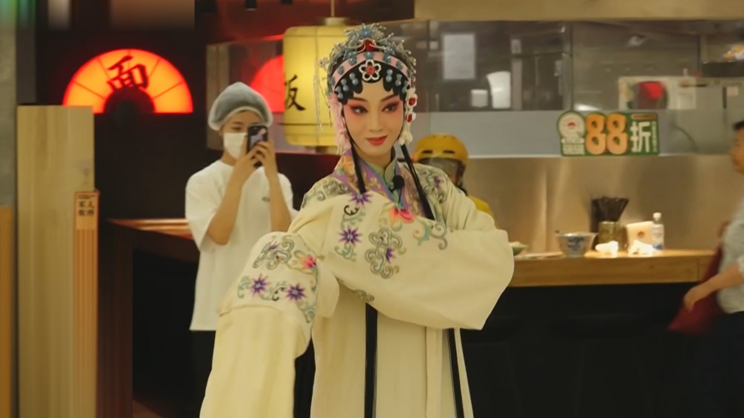 小票根“链”动大消费 北京“票根经济”燃动多元消费新场景 小票根“链”动大消费 北京“票根经济”燃动多元消费新场景