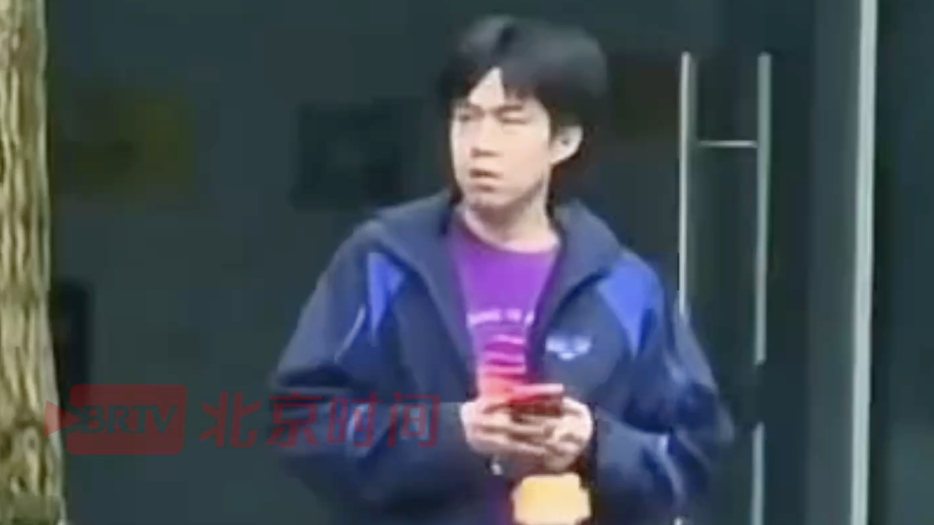 王楚钦现身成都封闭训练场地进行训练 王楚钦现身成都封闭训练场地进行训练