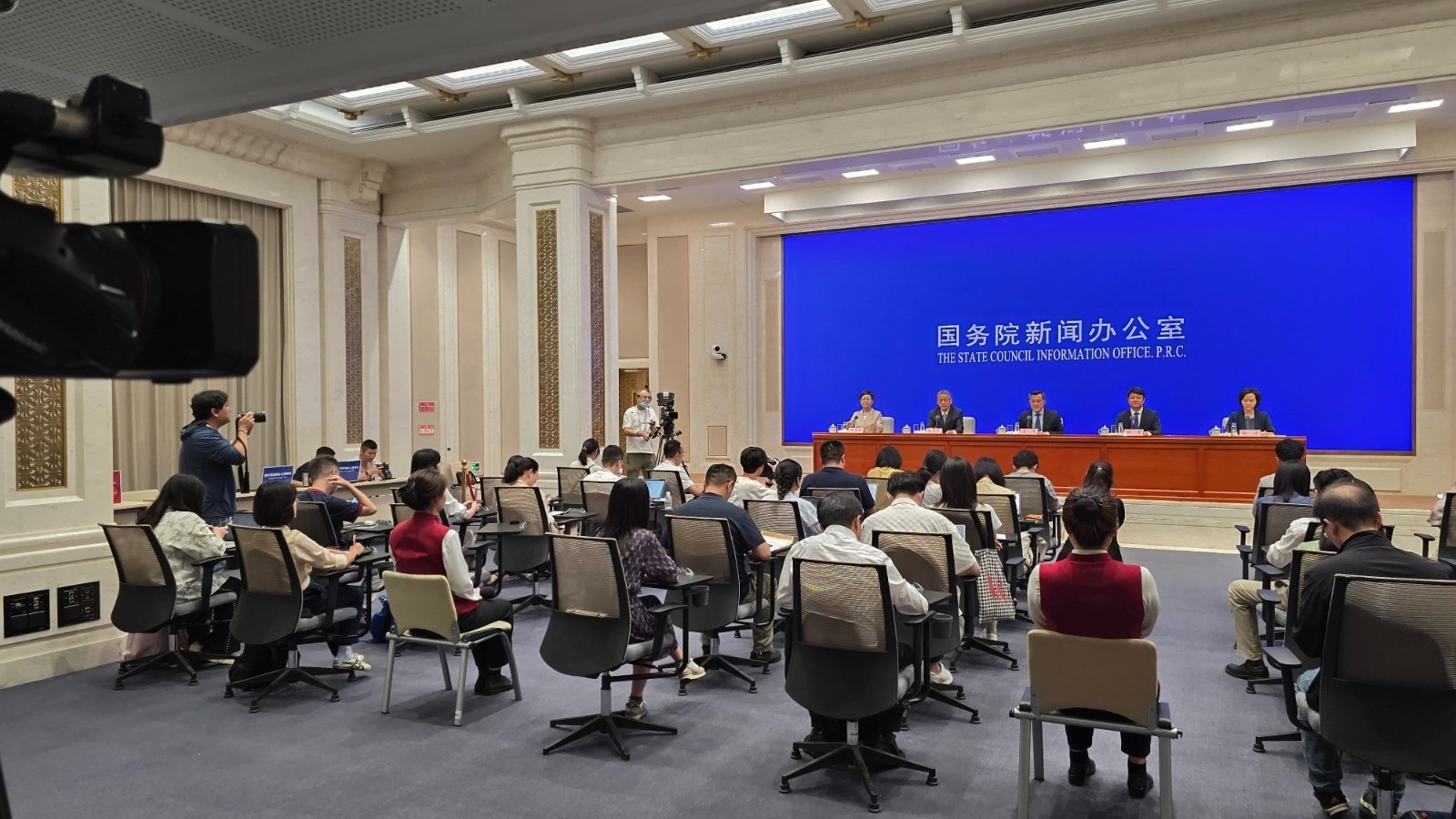 商务部：南博会外贸成交额累计超千亿美元