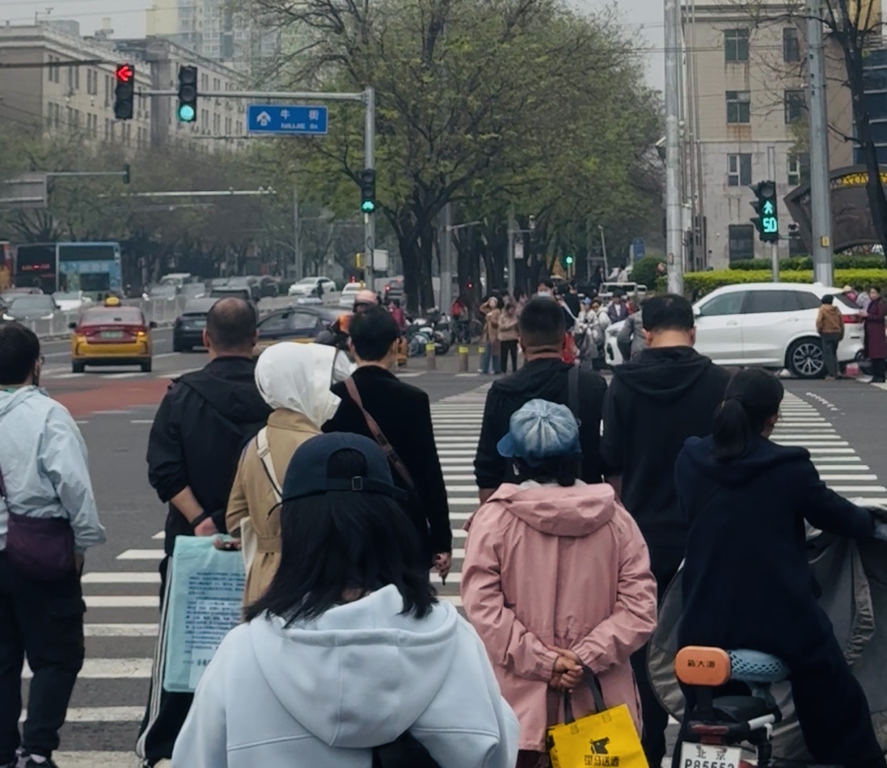 6秒！北京这个路口为老人“加时”，提醒别抢灯