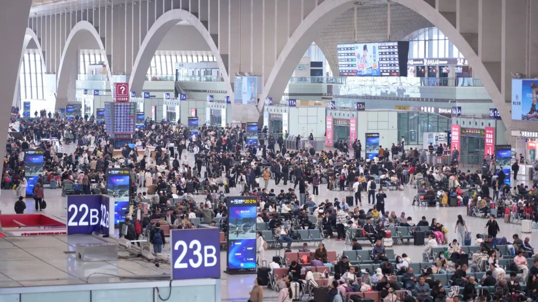 国铁北京局2026年五一假日运输将启动，预计发送1303万人次