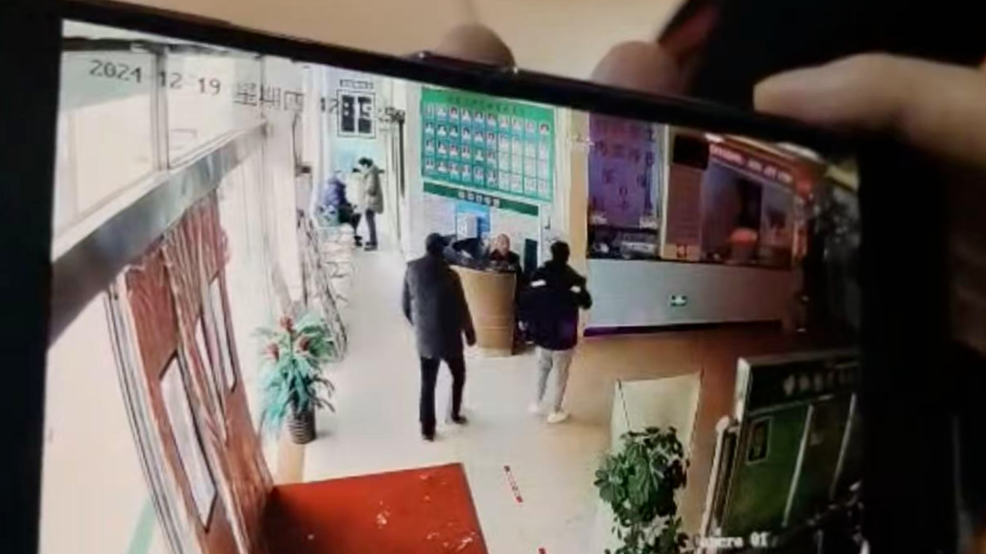 男子胸痛就诊时突然离世,医院:该去哪告去哪告 男子胸痛就诊时突然离世,医院:该去哪告去哪告