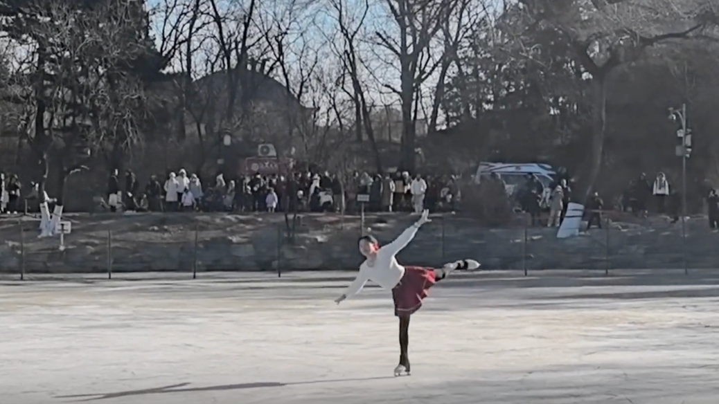 走！到北大未名湖去滑冰！