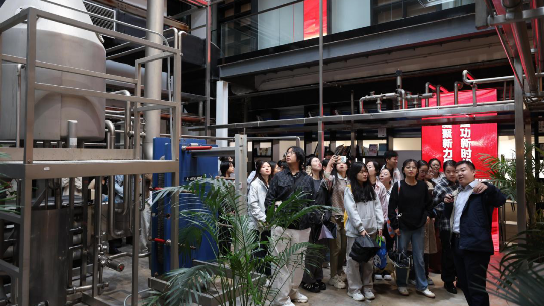 首都高校学子化身“园区体验官”，探访文化科技融合创新企业