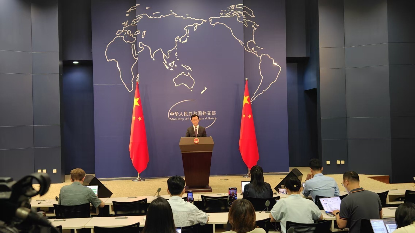 中国和比利时在贸易投资、航运物流等领域不断取得新合作成果