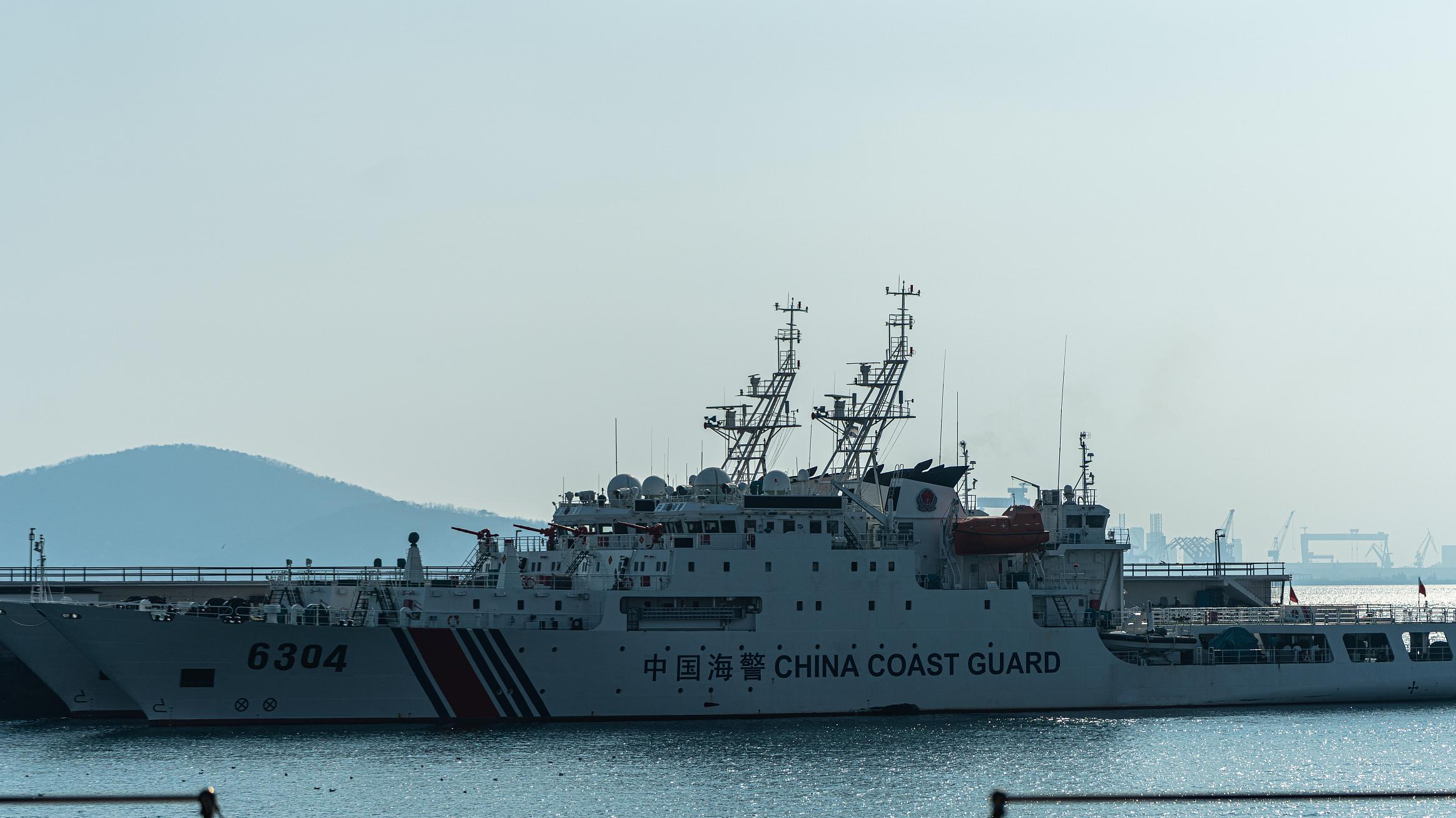 中国海警局新闻发言人就菲船擅闯黄岩岛附近海域发表谈话_北京时间