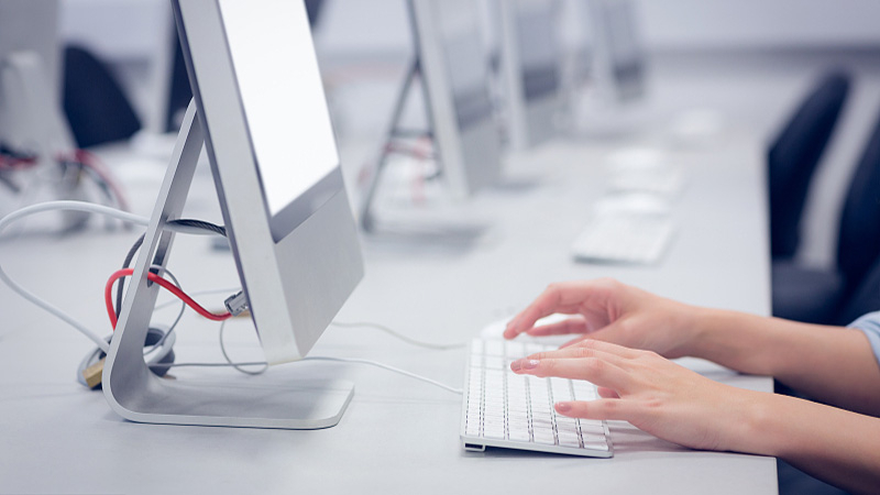 殷勇:今年增加中小学学位2万个 殷勇:今年增加中小学学位2万个