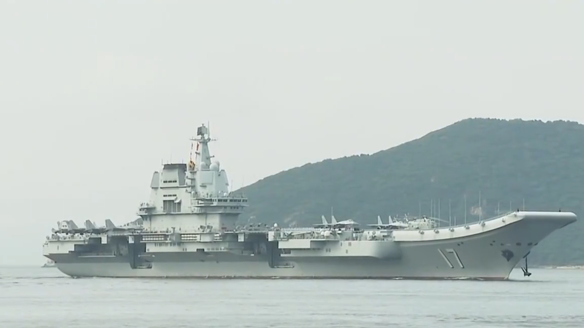 山东舰正式入列6周年!为山东舰点赞,为人民海军点赞! 山东舰正式入列6周年!为山东舰点赞,为人民海军点赞!