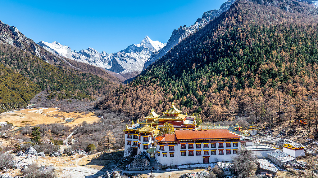 多个景区推终身门票 经济日报：要有“算大账”的能力与底气