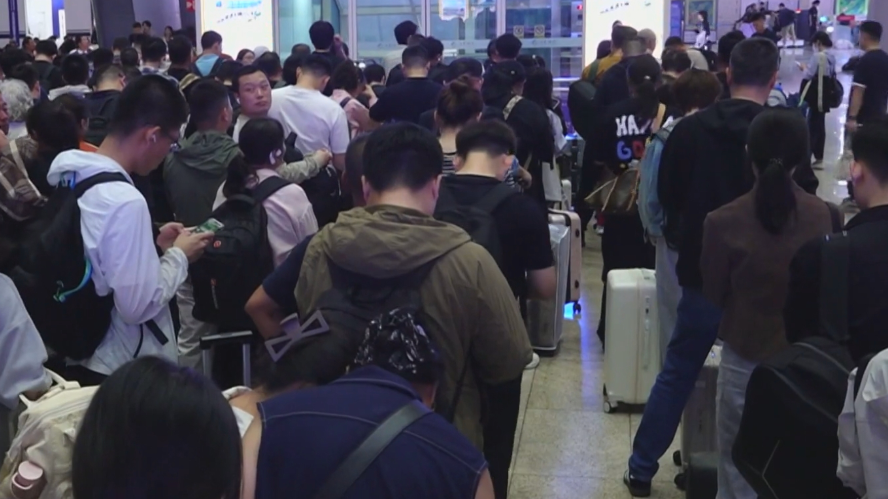 北京南站加开夜间高铁 24小时不闭站