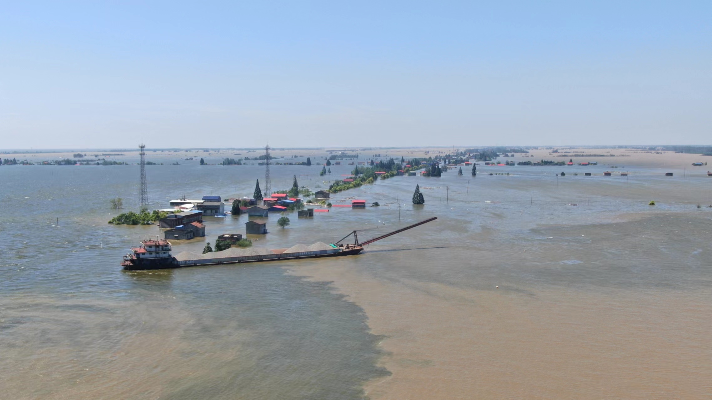 洞庭湖一线堤防发生226米大决口