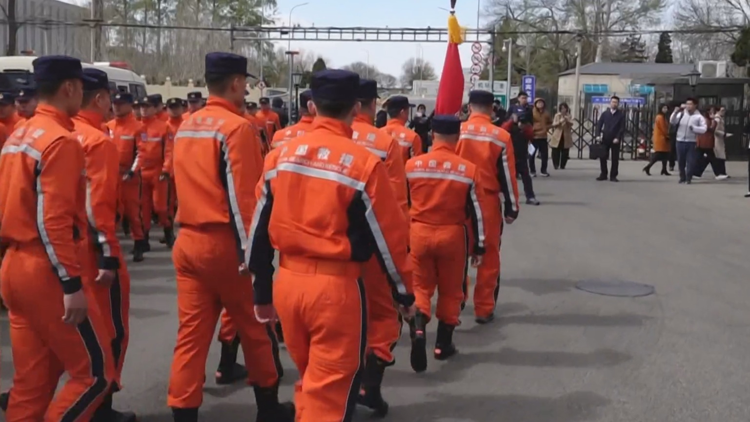 中国救援队携20余吨物资驰援缅甸 中国救援队携20余吨物资驰援缅甸