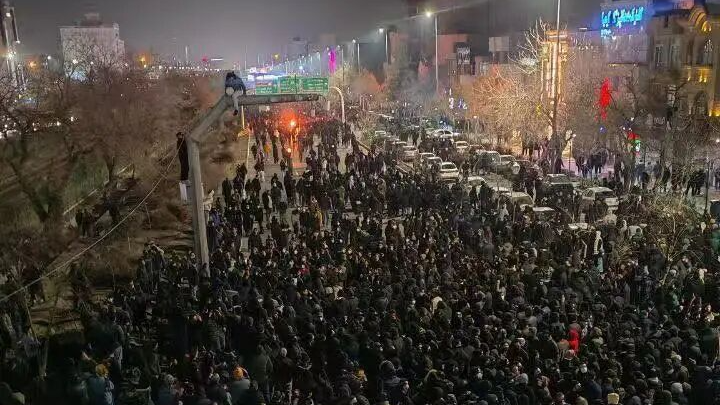 牛弹琴:一觉醒来,伊朗采取极端措施了 牛弹琴:一觉醒来,伊朗采取极端措施了