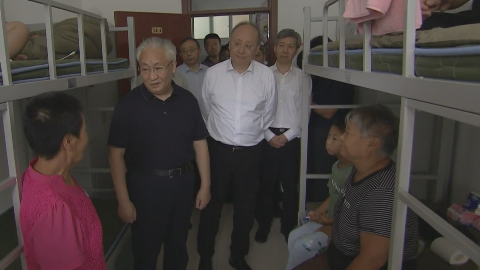 张国清在北京市慰问受灾群众指导防汛救灾工作