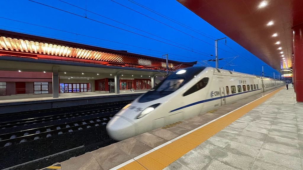 京张高铁将试点新服务！坐火车可以带着自行车