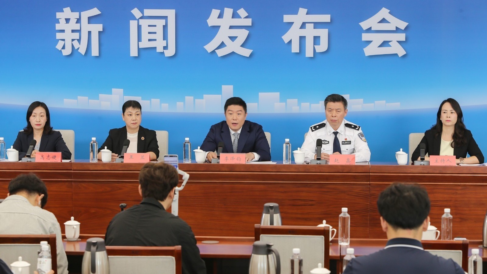 交管部门多项服务举措全力保障市民国庆中秋假期出行
