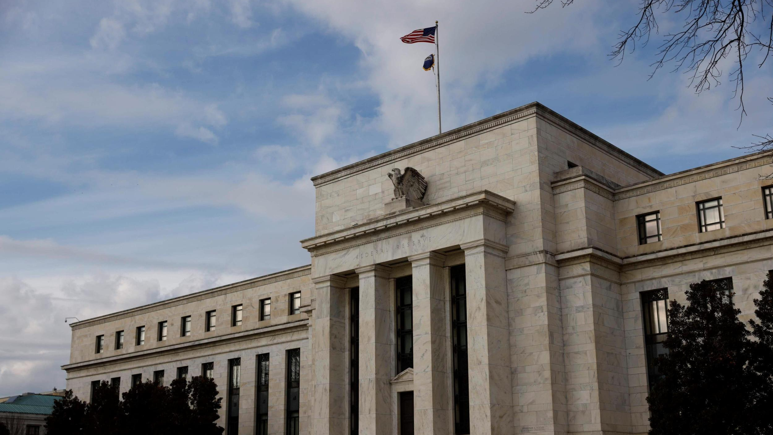 特朗普称1月公布美联储主席人选 再次威胁起诉鲍威尔