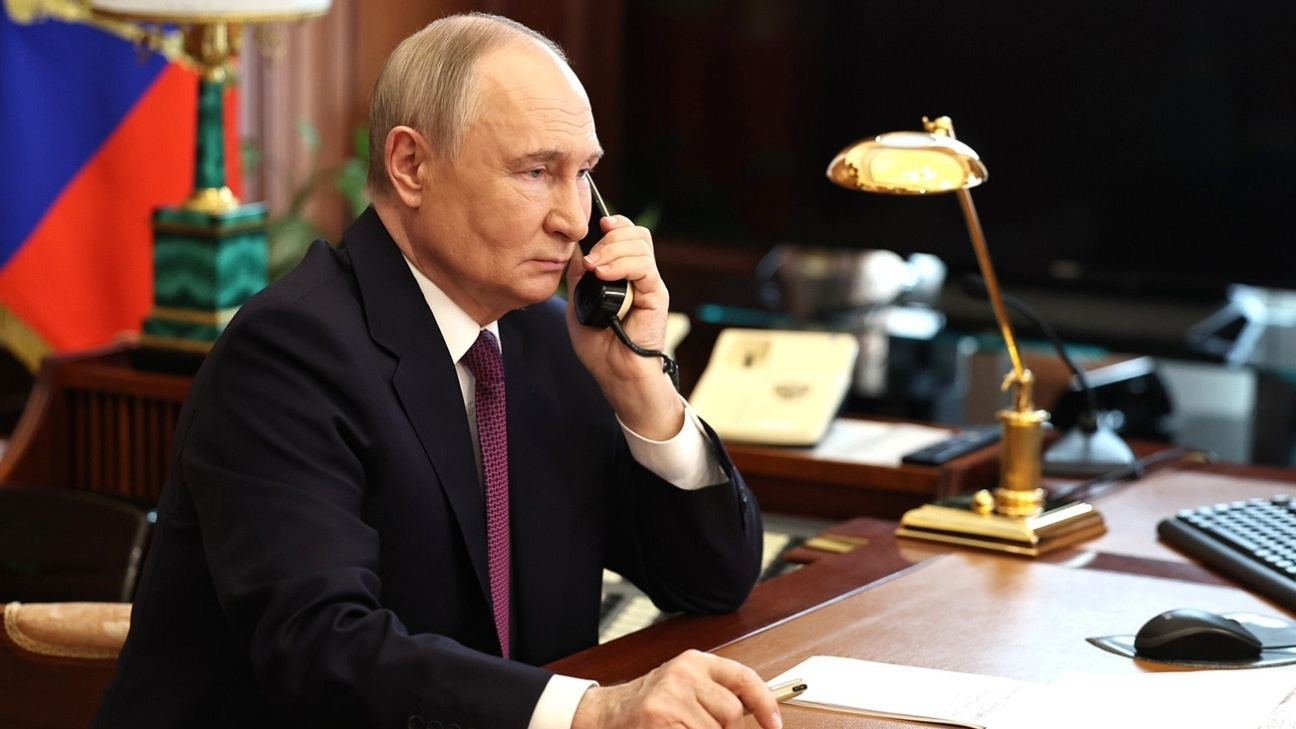 普京同伊朗总统通电话 讨论伊朗及周边地区局势