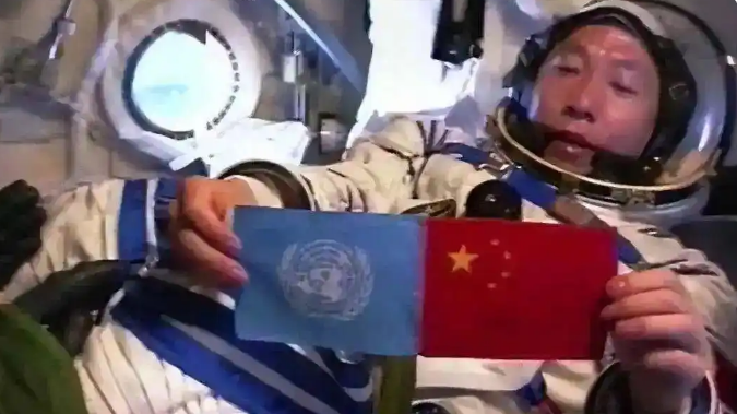 评论:中国人上太空整整23年 致敬 从一人一天到星辰大海 评论:中国人上太空整整23年 致敬 从一人一天到星辰大海