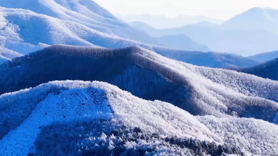如梦似幻！辽宁辽阳大黑山雾凇美如画