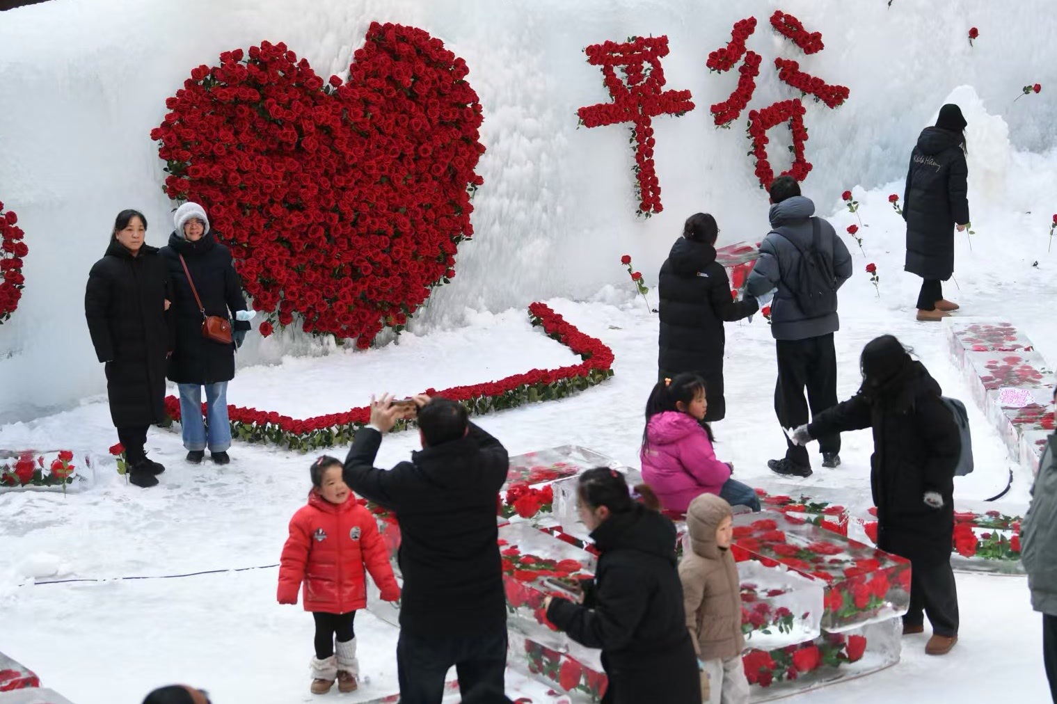 平谷藏着一处冰雪奇境!山谷里有冰瀑、冰封玫瑰 平谷藏着一处冰雪奇境!山谷里有冰瀑、冰封玫瑰