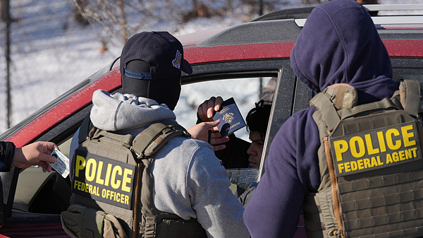 特朗普：联邦政府在明州的移民执法行动将适当降级