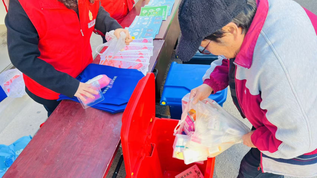 大兴区观音寺街道:“过期药品不用愁 有害垃圾帮您收”! 大兴区观音寺街道:“过期药品不用愁 有害垃圾帮您收”!