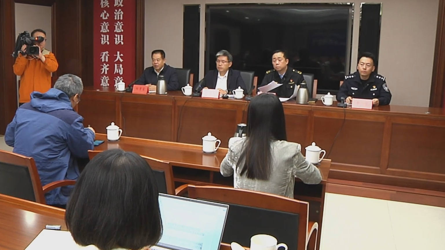 北京通报打击“职业闭店人”全国首案 罚没款65.58万元
