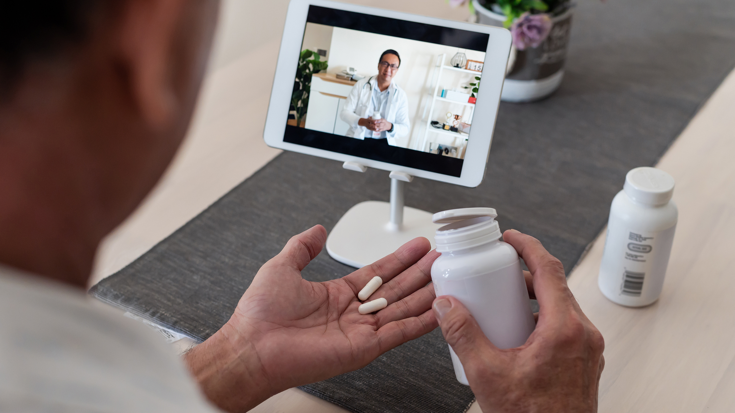 消除结节“神药”?揭秘带货直播间的谎言 消除结节“神药”?揭秘带货直播间的谎言