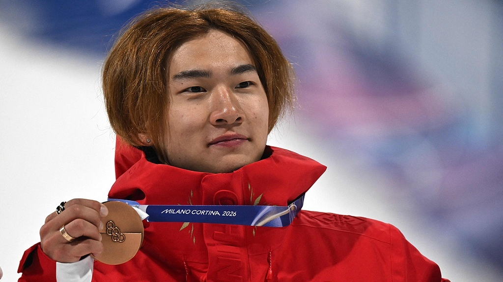 苏翊鸣获得米兰冬奥会中国代表团首枚奖牌 苏翊鸣获得米兰冬奥会中国代表团首枚奖牌