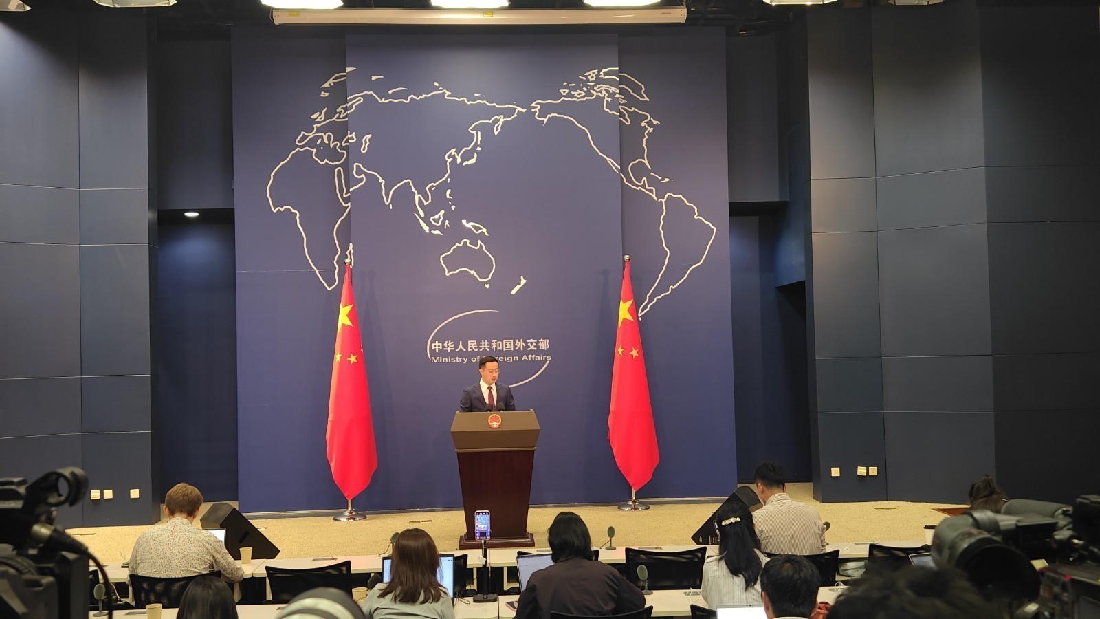 中方和欧洲议会同步全面取消对相互交往的限制 中方和欧洲议会同步全面取消对相互交往的限制