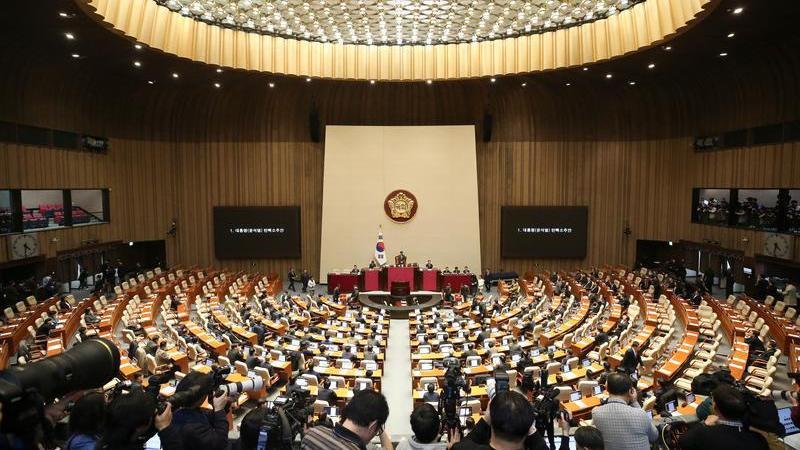 韩国执政党拒绝在野党提出的“国政稳定协商体” 韩国执政党拒绝在野党提出的“国政稳定协商体”