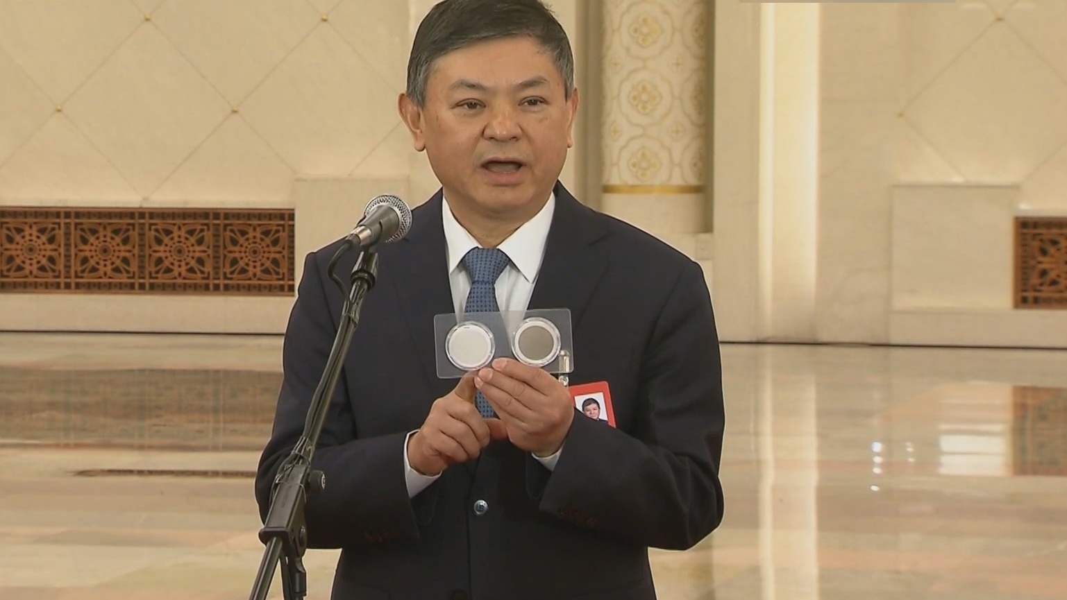 十四届全国人大三次会议第二场“部长通道”采访活动举行