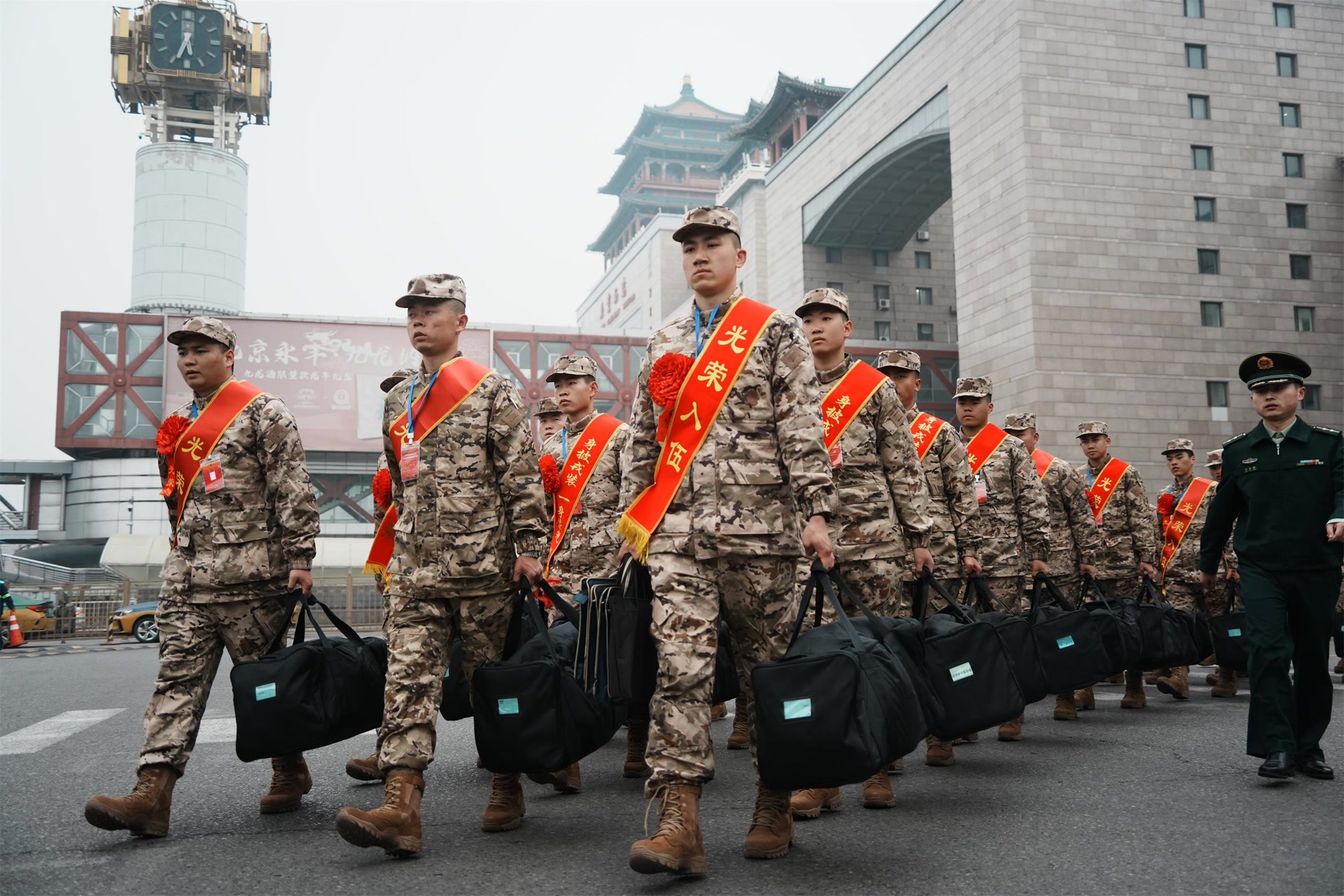 光荣入列！直击北京春季新兵入营