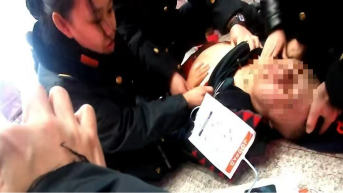 13分钟生命接力！除夕北京北站成功救助突发心梗旅客