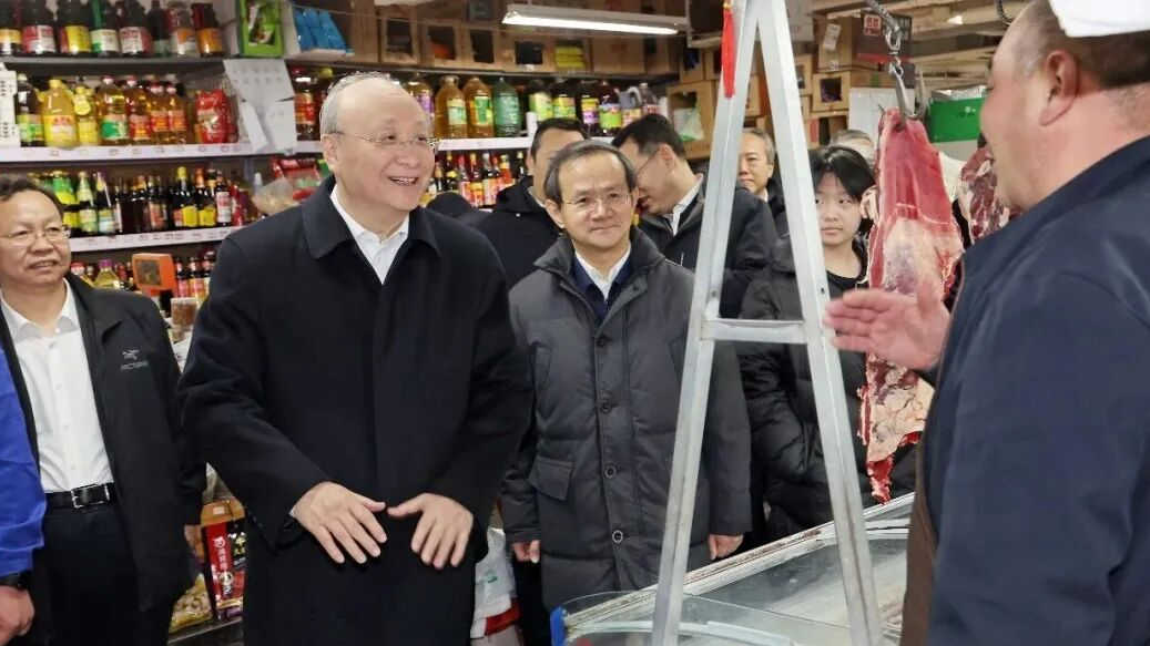 尹力、殷勇检查调度春节假期工作 尹力、殷勇检查调度春节假期工作