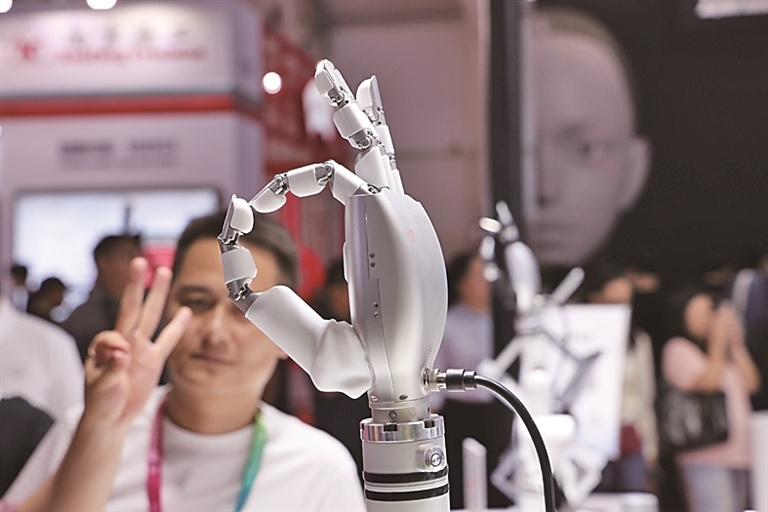 数字时代不缺席，银发族拥抱智能新生活