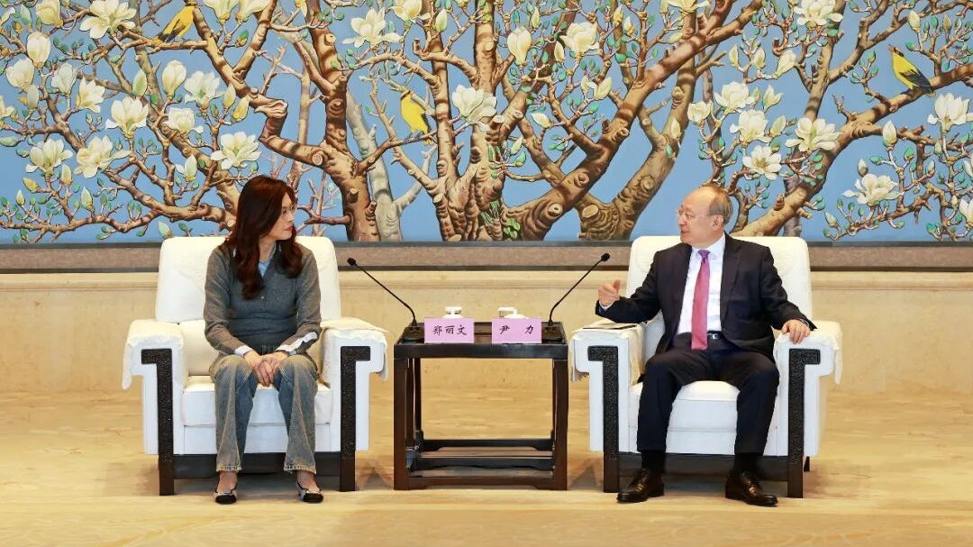 尹力会见中国国民党主席郑丽文