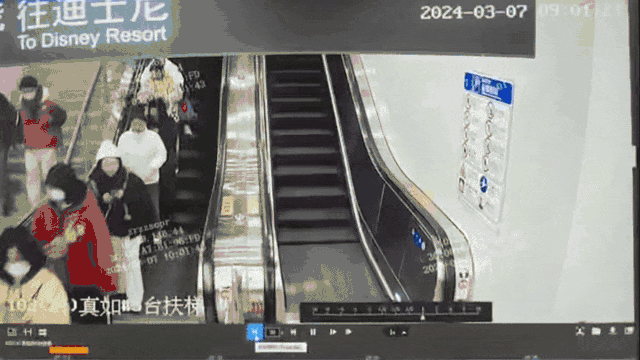 碰落手机引纠纷，乘自动扶梯“左行右立”存在哪些隐患？