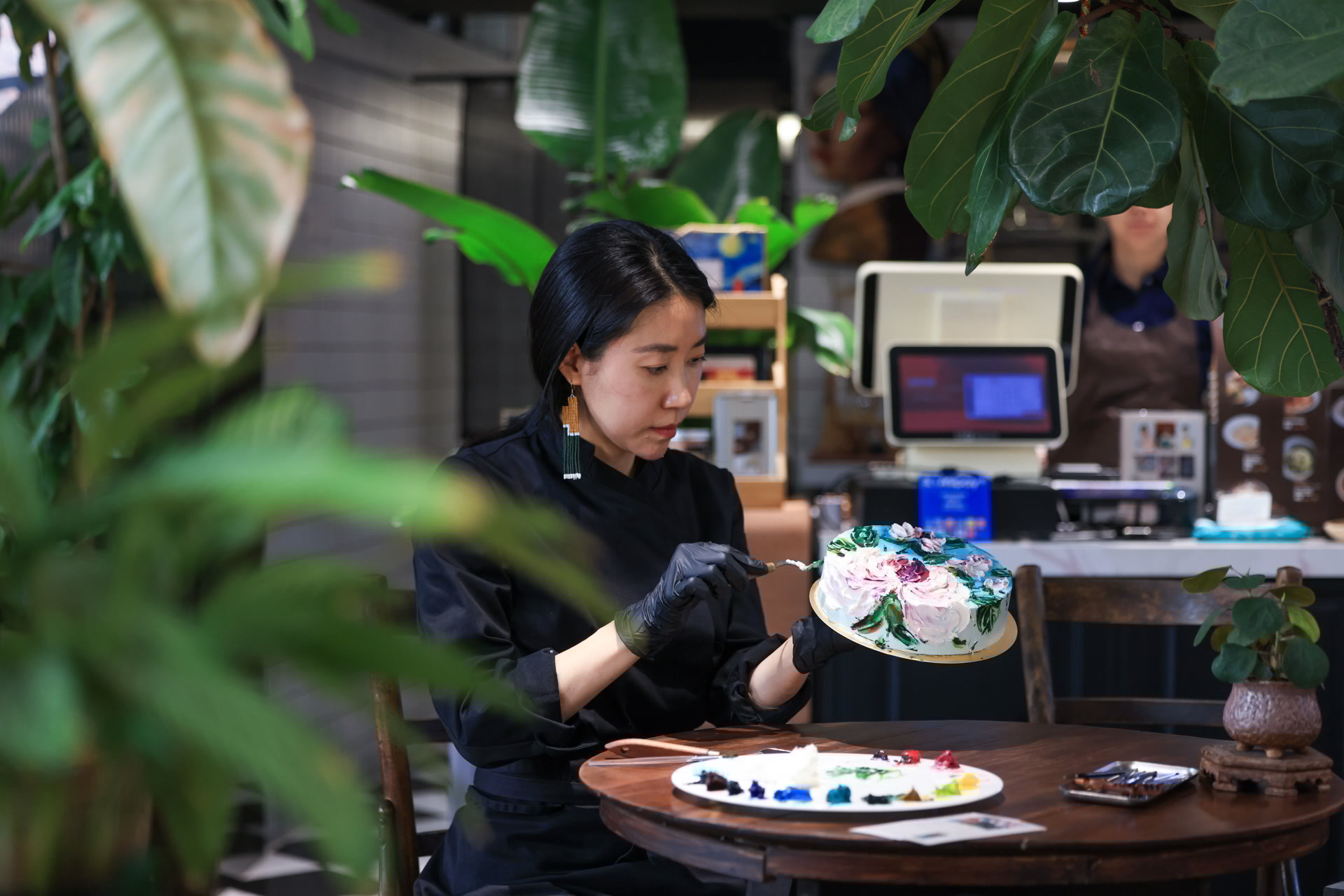 在798，她用奶油作画