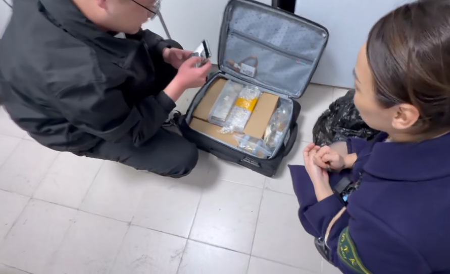 12公斤黄金，被忘在高铁上