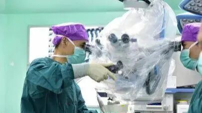 老人脑内取出8厘米长活虫……医生紧急提醒:别再这样做了! 老人脑内取出8厘米长活虫……医生紧急提醒:别再这样做了!