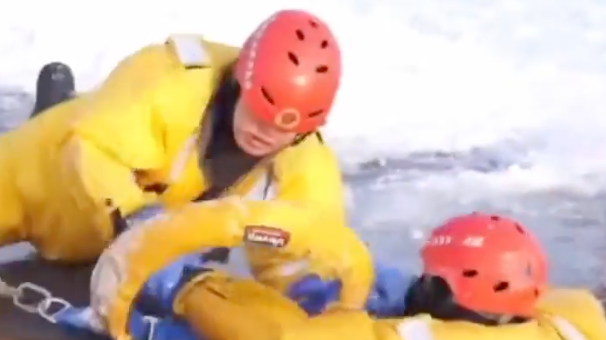 零下20℃，看消防员冰域救援训练