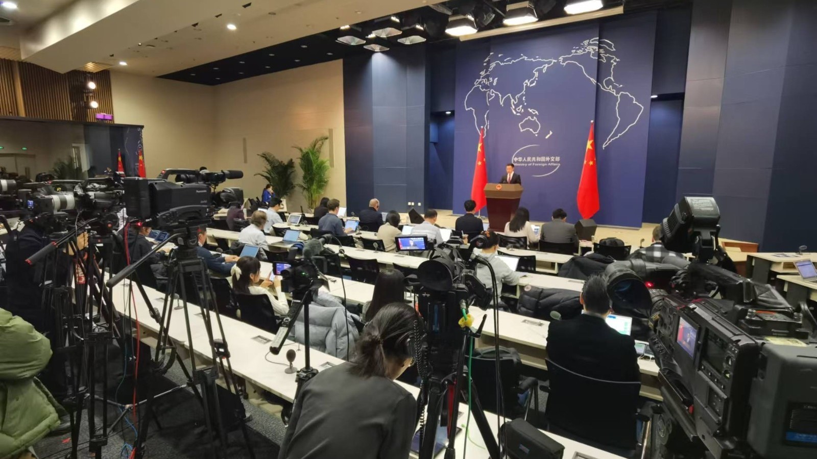 外交部:让链博会将全球供应链真正打造为“世界共赢链” 外交部:让链博会将全球供应链真正打造为“世界共赢链”