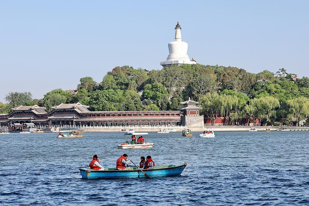赏美景、品文化 北京市属公园“五一”共迎游客331.1万人次_北京时间