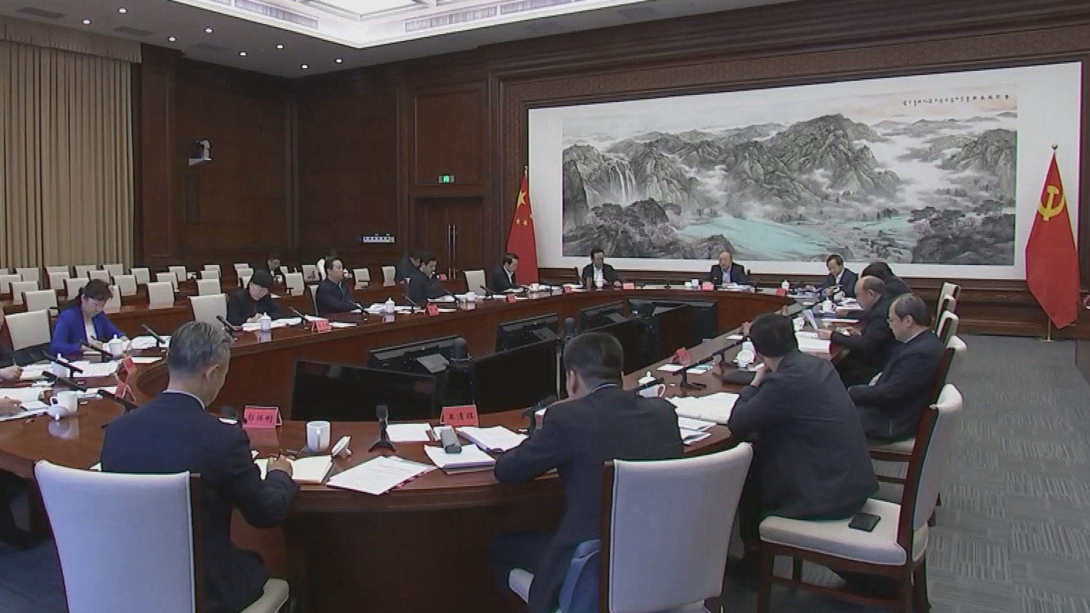 市委外事工作委员会（市委港澳工作领导小组）召开会议 尹力主持