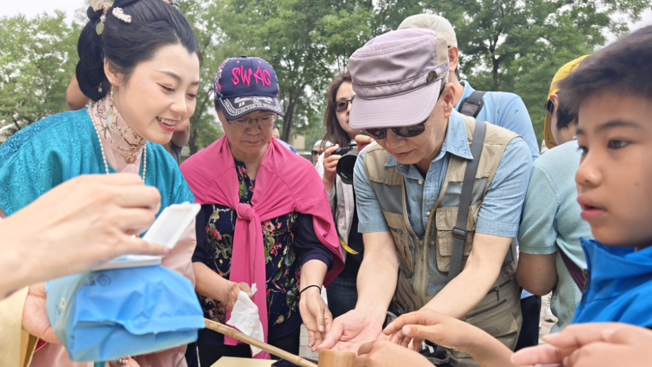 端午假期首日，全市公园共接待游客116.38万人次