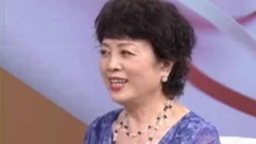 甘愿退居幕后顾家，换来丈夫另娶他人