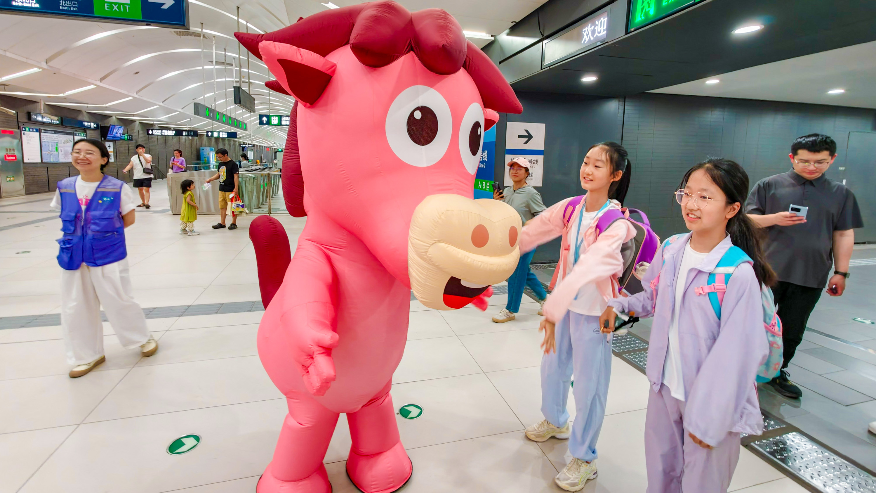 搭地铁、学知识、拿礼品！北京地铁多站开展儿童节主题活动