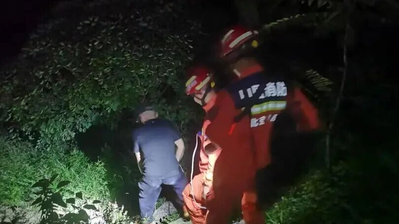 别拿生命赌野景！7天3起，深山紧急救援